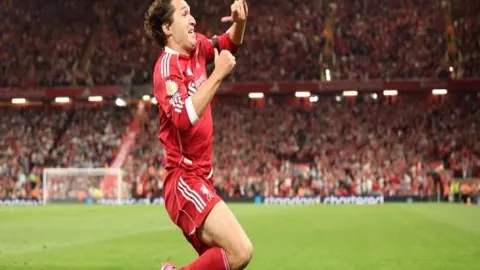 塞尔塔1-2败北，皇马逆转登顶西甲舞台